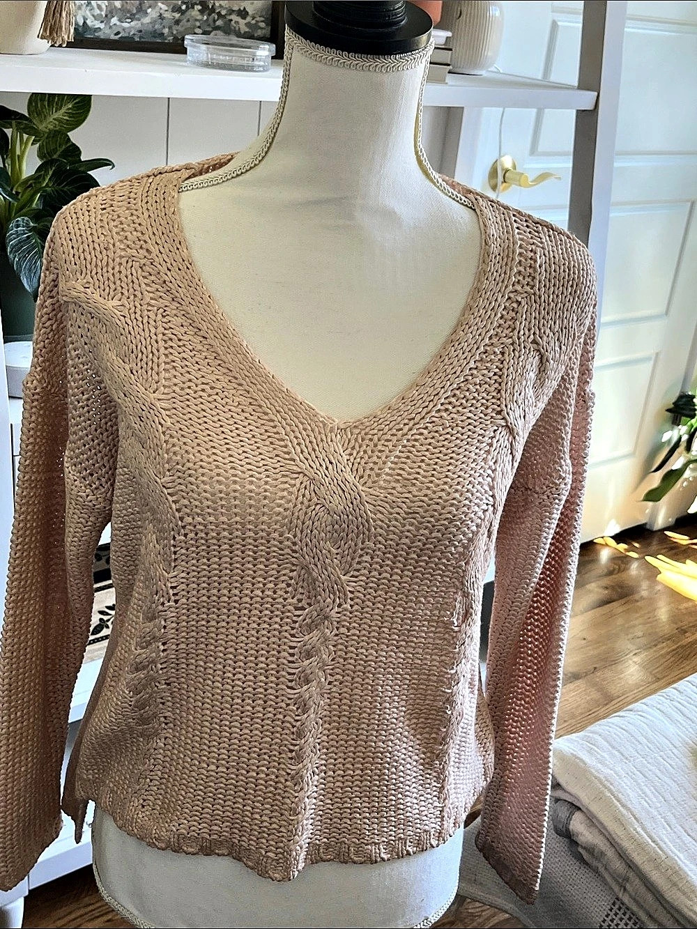 H&M V-Neck Knit Sweater in Pink Size XS